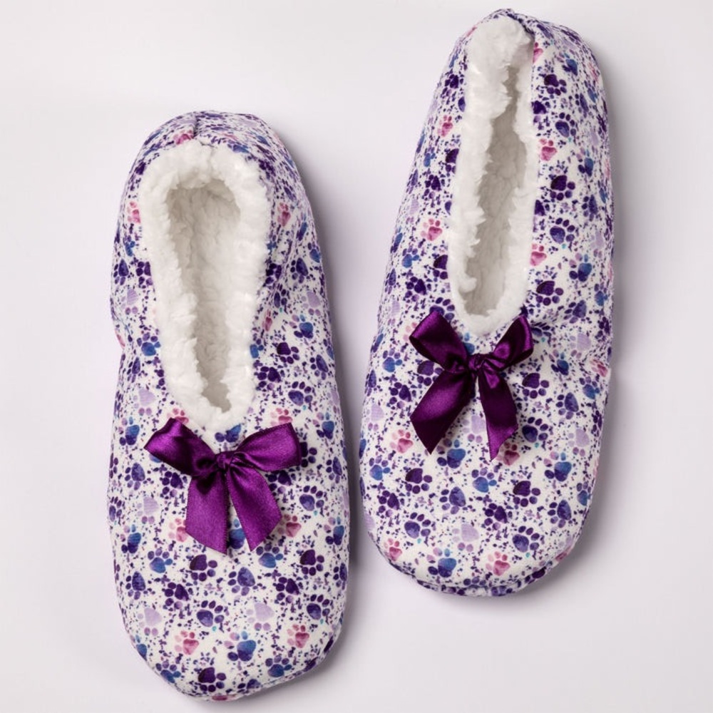 NWT super cozy pawsitively adorable paw slippers - Picture 2 of 6